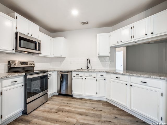 11130 Moonlit, San Antonio, TX 78249