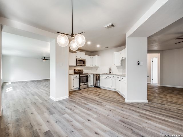 11130 Moonlit, San Antonio, TX 78249