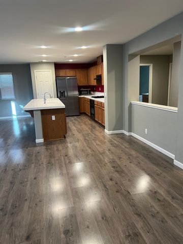 5273 E Geary Street, Fresno, CA 93727