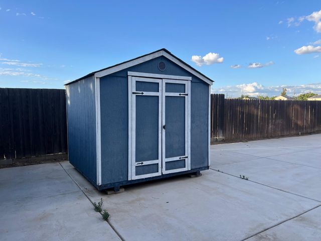 5273 E Geary Street, Fresno, CA 93727