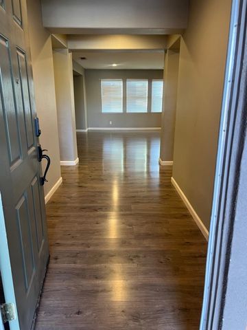 5273 E Geary Street, Fresno, CA 93727
