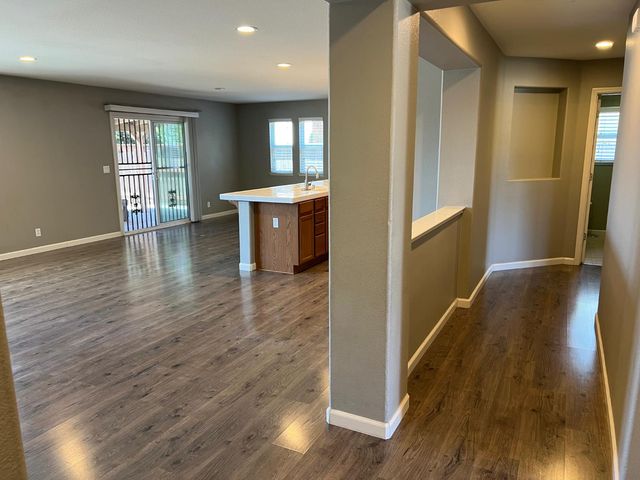 5273 E Geary Street, Fresno, CA 93727