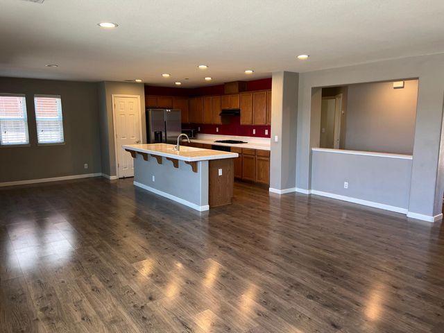 5273 E Geary Street, Fresno, CA 93727