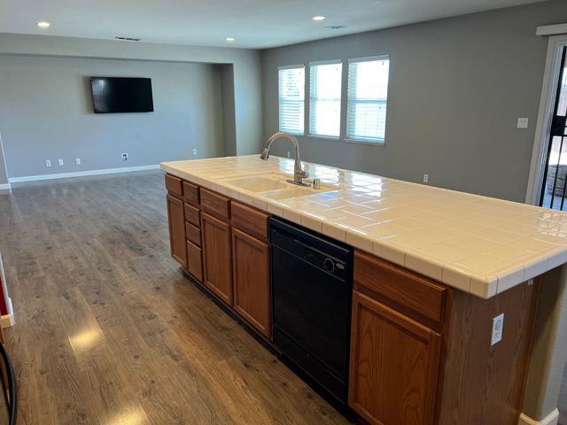 5273 E Geary Street, Fresno, CA 93727