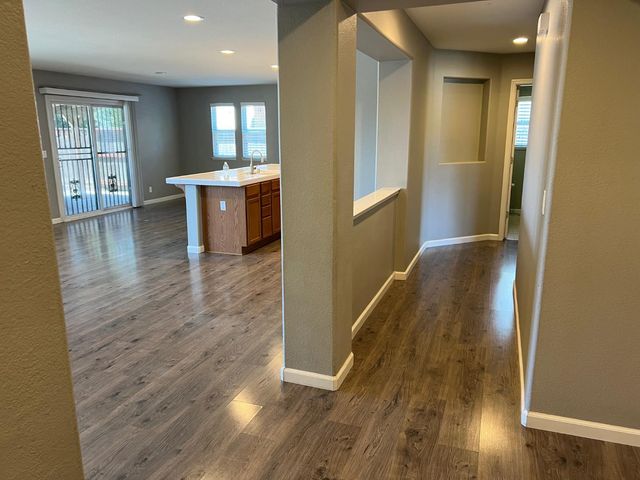 5273 E Geary Street, Fresno, CA 93727