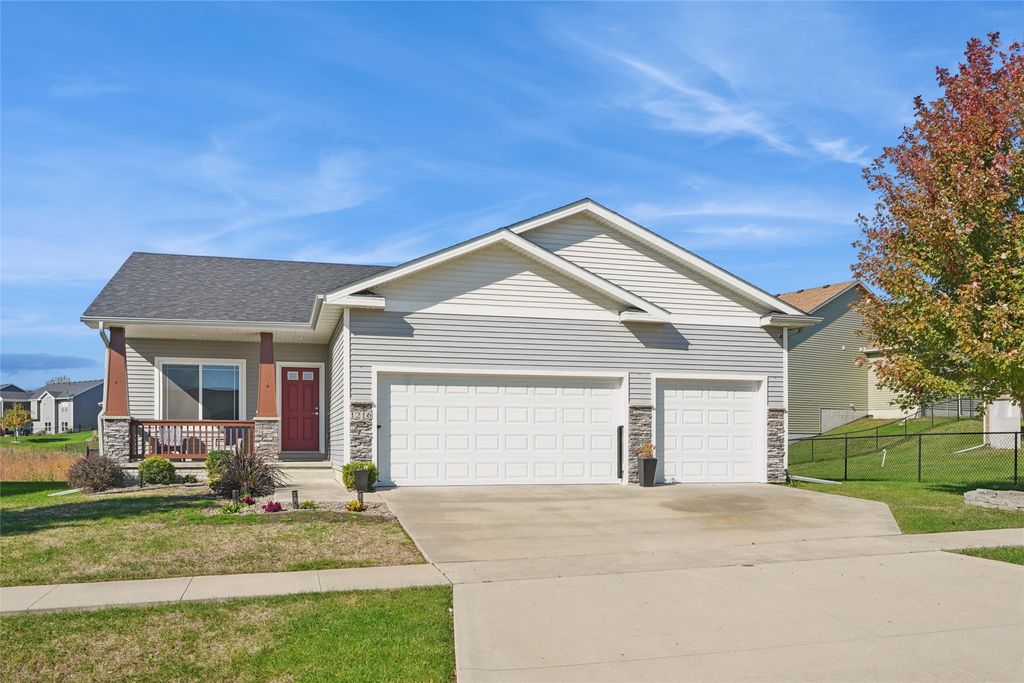 1216 Tuscany Drive SE, Altoona, IA 50009
