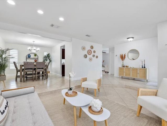 9840 SW 3rd St, Miami, FL 33174