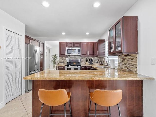9840 SW 3rd St, Miami, FL 33174