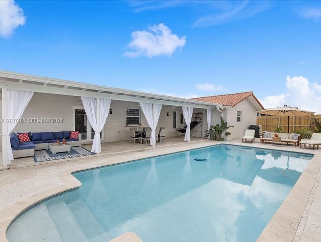 9840 SW 3rd St, Miami, FL 33174