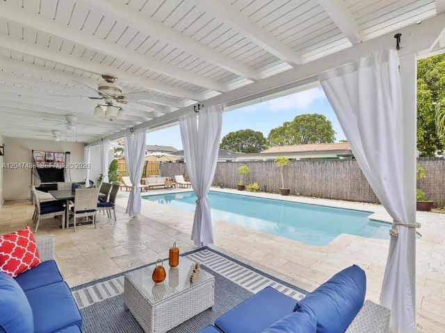 9840 SW 3rd St, Miami, FL 33174