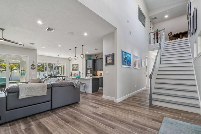 1516 GRANDVIEW DRIVE, Tarpon Springs, FL 34689