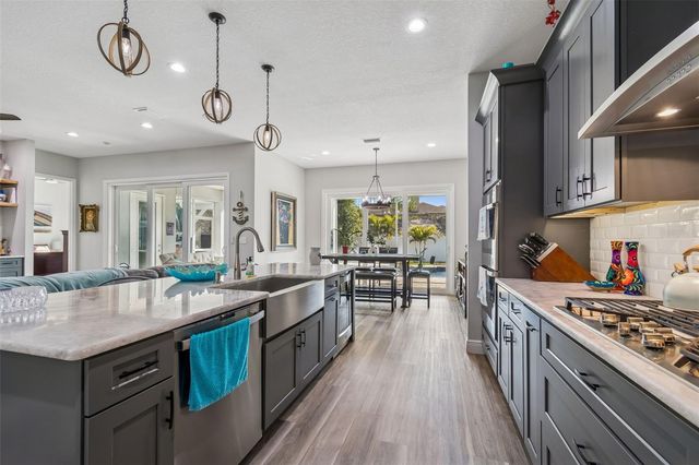 1516 GRANDVIEW DRIVE, Tarpon Springs, FL 34689