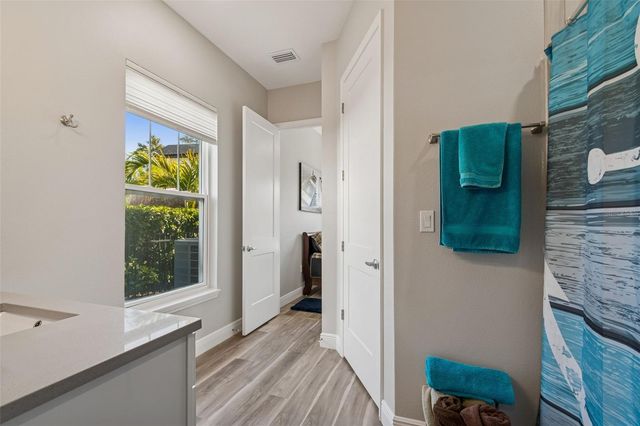 1516 GRANDVIEW DRIVE, Tarpon Springs, FL 34689