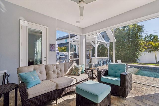 1516 GRANDVIEW DRIVE, Tarpon Springs, FL 34689