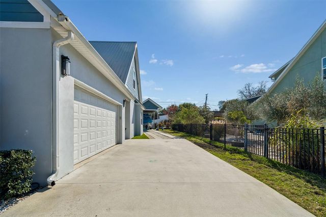 1516 GRANDVIEW DRIVE, Tarpon Springs, FL 34689