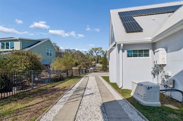 1516 GRANDVIEW DRIVE, Tarpon Springs, FL 34689