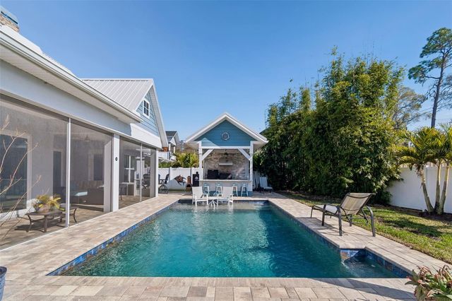 1516 GRANDVIEW DRIVE, Tarpon Springs, FL 34689