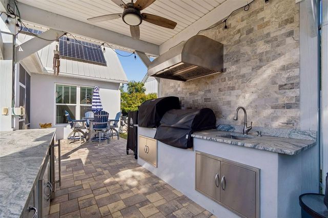 1516 GRANDVIEW DRIVE, Tarpon Springs, FL 34689