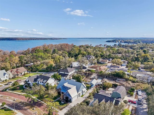 1516 GRANDVIEW DRIVE, Tarpon Springs, FL 34689