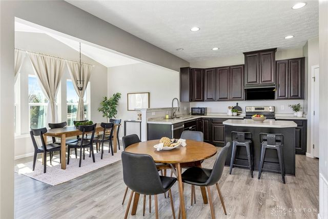 1657 Summit Creek Drive, Centerville, OH 45458