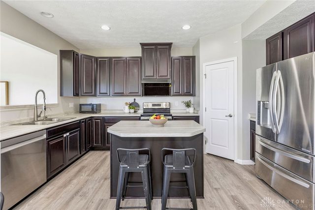 1657 Summit Creek Drive, Centerville, OH 45458