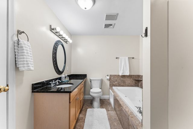 414 Mount Hope St 109, North Attleboro, MA 02760