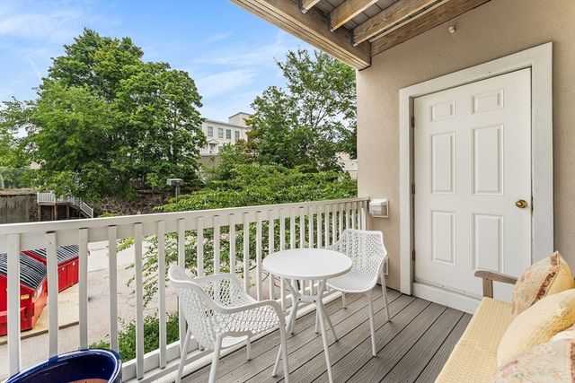 414 Mount Hope St 109, North Attleboro, MA 02760