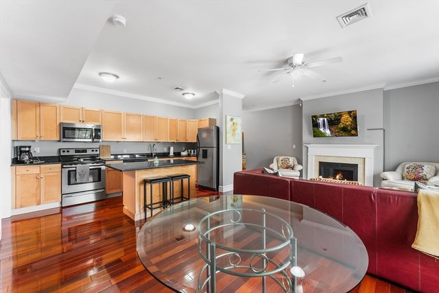 414 Mount Hope St 109, North Attleboro, MA 02760