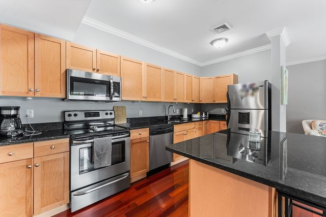 414 Mount Hope St 109, North Attleboro, MA 02760