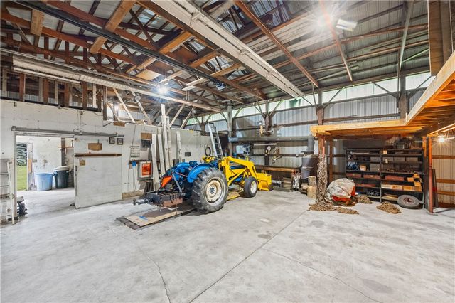7112 Valentown Rd, Victor, NY 14564