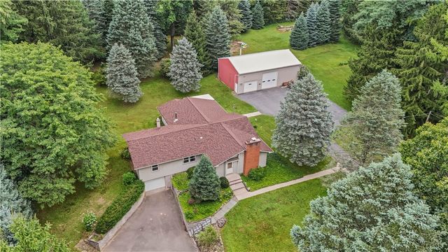 7112 Valentown Rd, Victor, NY 14564