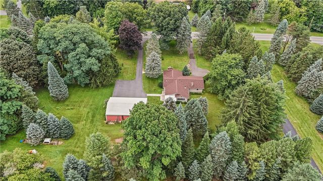 7112 Valentown Rd, Victor, NY 14564