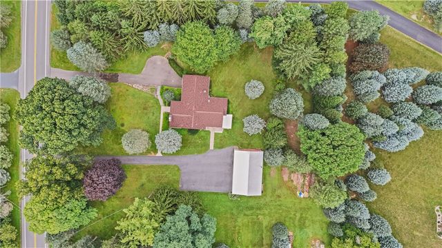 7112 Valentown Rd, Victor, NY 14564