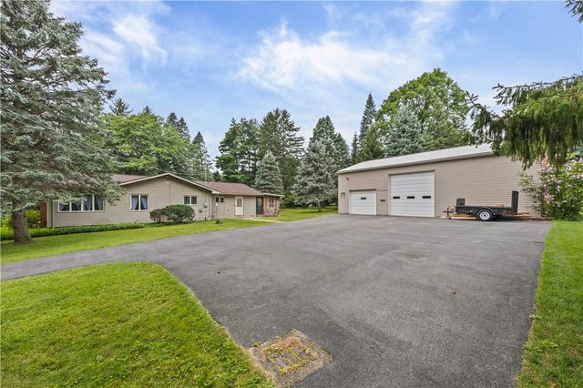 7112 Valentown Rd, Victor, NY 14564