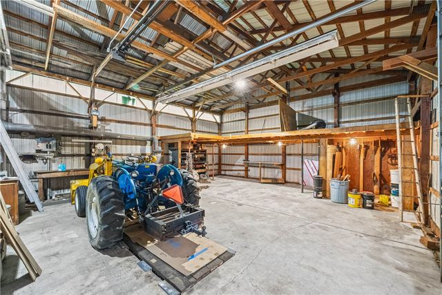 7112 Valentown Rd, Victor, NY 14564