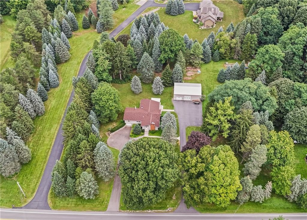 7112 Valentown Rd, Victor, NY 14564