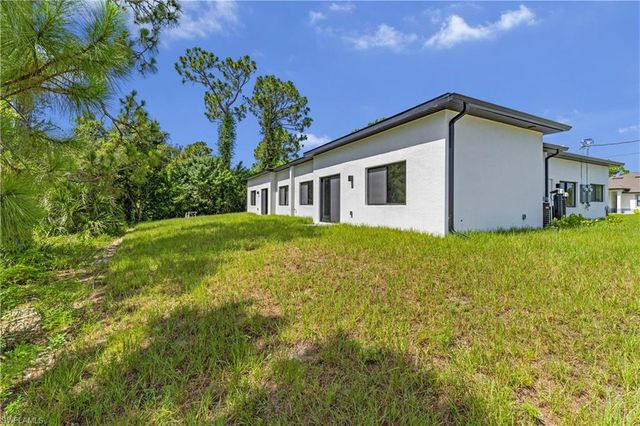601 Hawthorne AVE S, Lehigh Acres, FL 33974