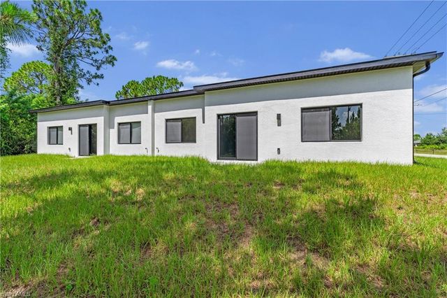 601 Hawthorne AVE S, Lehigh Acres, FL 33974