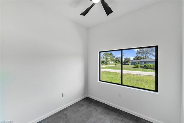 601 Hawthorne AVE S, Lehigh Acres, FL 33974