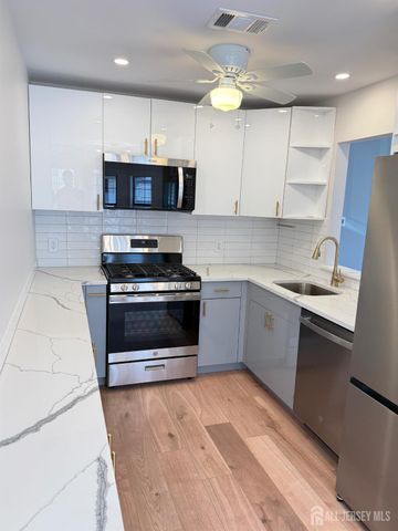 1511 Pebble Place, Parlin, NJ 08859