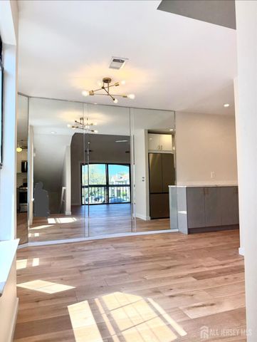 1511 Pebble Place, Parlin, NJ 08859