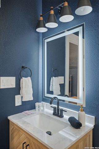 1503 E Crockett St,, San Antonio, TX 78202