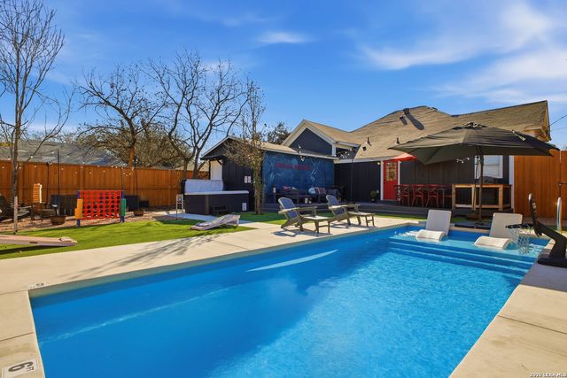 1503 E Crockett St,, San Antonio, TX 78202