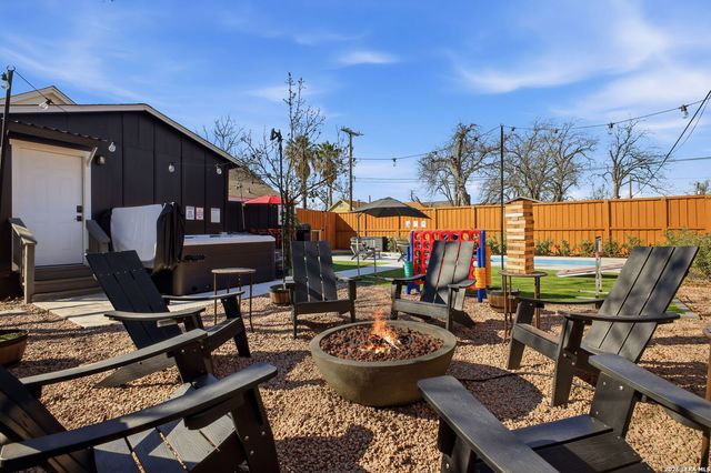 1503 E Crockett St,, San Antonio, TX 78202