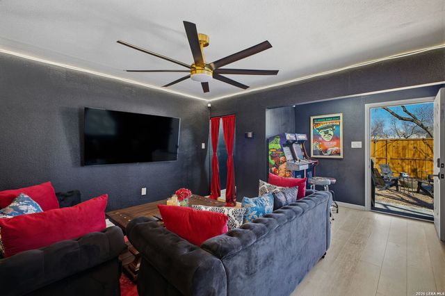 1503 E Crockett St,, San Antonio, TX 78202