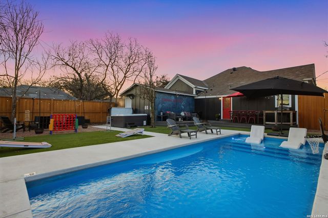 1503 E Crockett St,, San Antonio, TX 78202