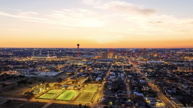 1503 E Crockett St,, San Antonio, TX 78202