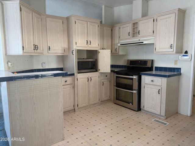 2208 W Baseline Avenue 102, Apache Junction, AZ 85120