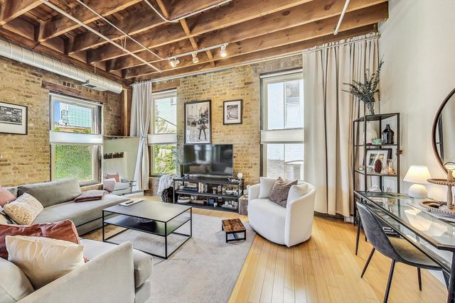 525 N Halsted Street 212, Chicago, IL 60642