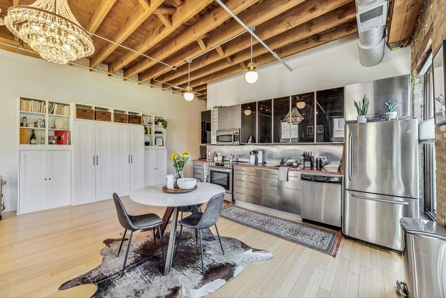 525 N Halsted Street 212, Chicago, IL 60642